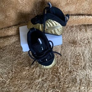 Little Posite pro infant/ toddler, gold and black, Size 3C, like new